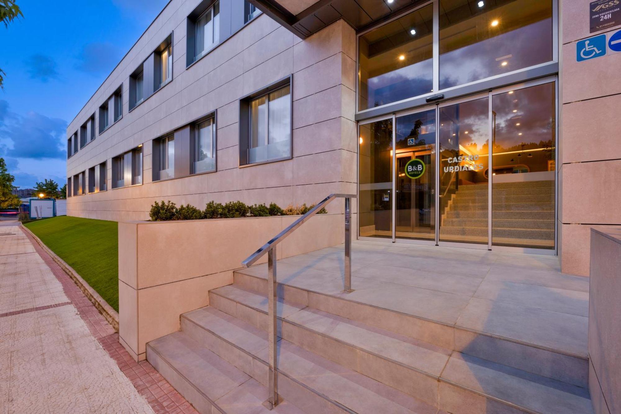 B&B Hotel קסטרו אורדיאלס מראה חיצוני תמונה