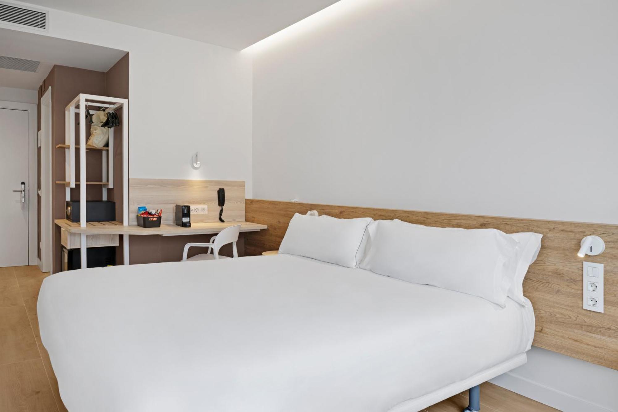 B&B Hotel קסטרו אורדיאלס מראה חיצוני תמונה