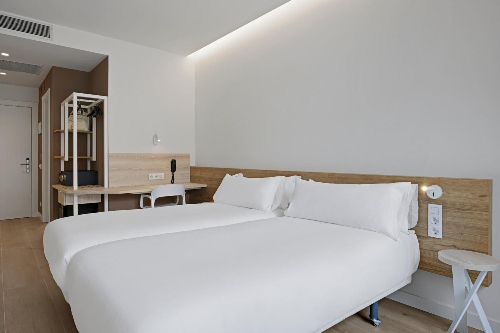 B&B Hotel קסטרו אורדיאלס מראה חיצוני תמונה