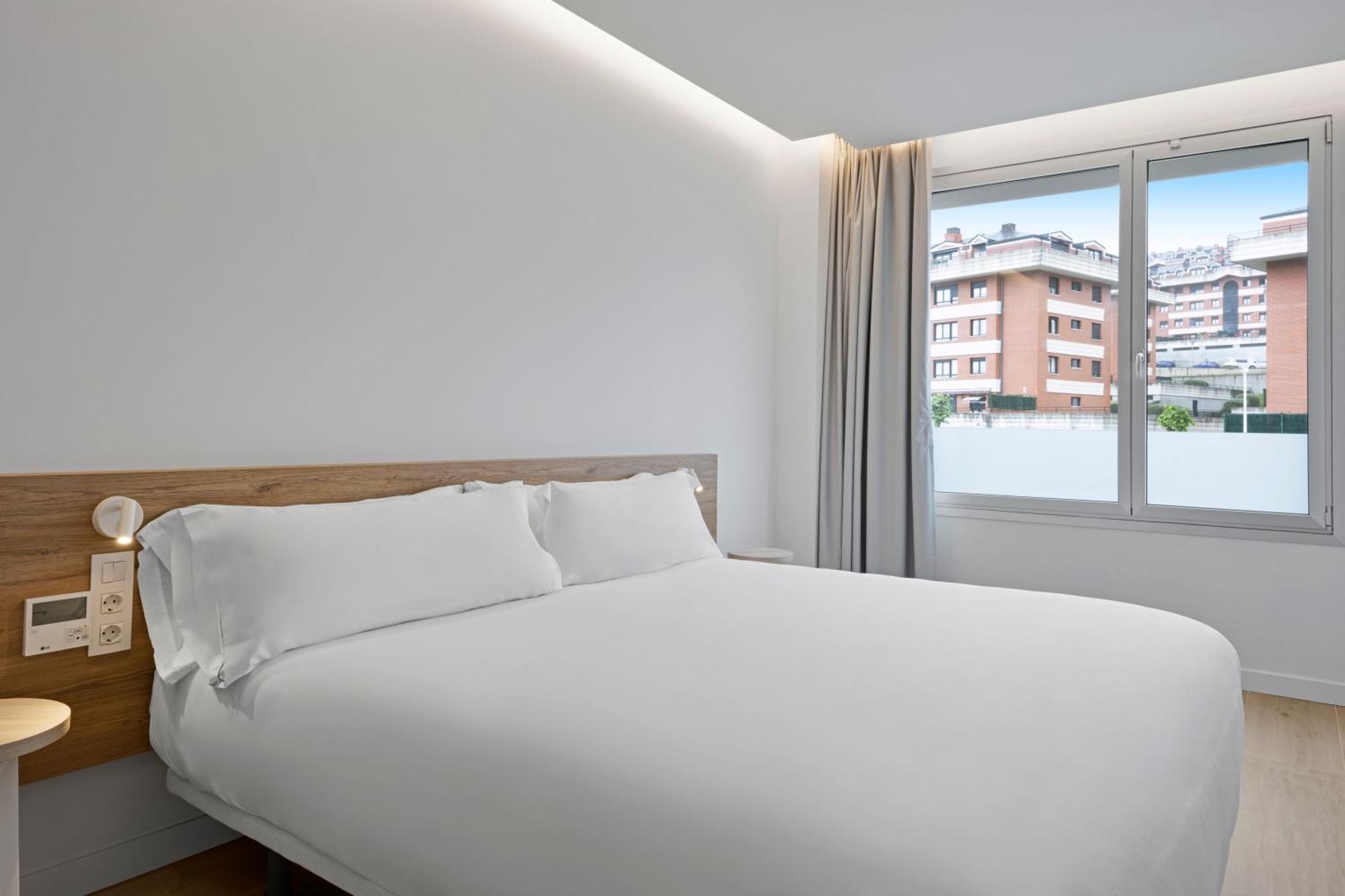 B&B Hotel קסטרו אורדיאלס מראה חיצוני תמונה