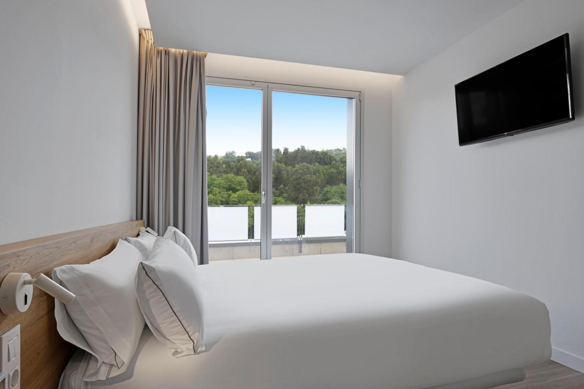 B&B Hotel קסטרו אורדיאלס מראה חיצוני תמונה