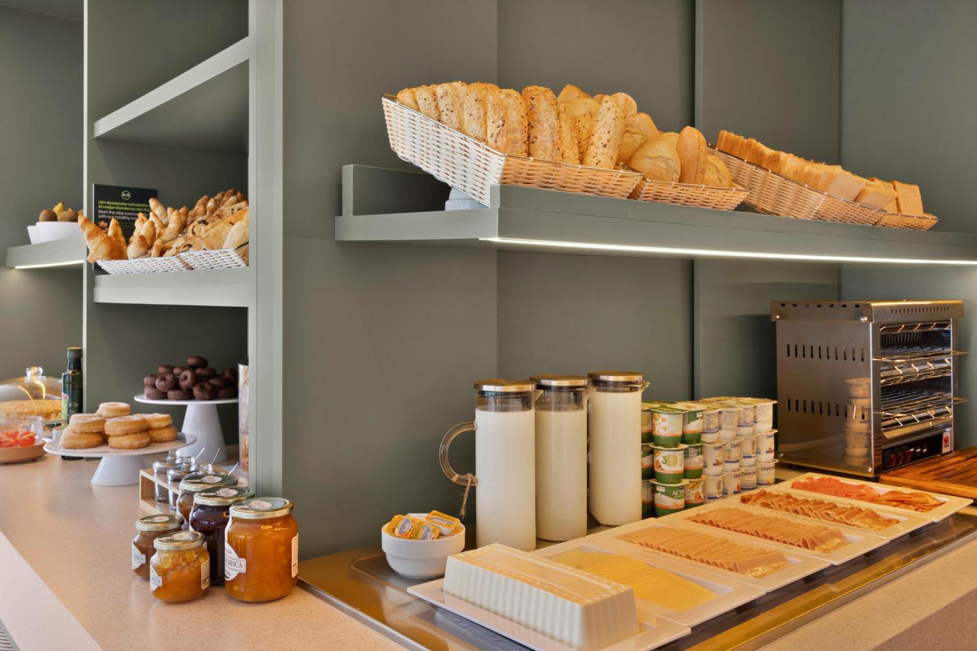 B&B Hotel קסטרו אורדיאלס מראה חיצוני תמונה