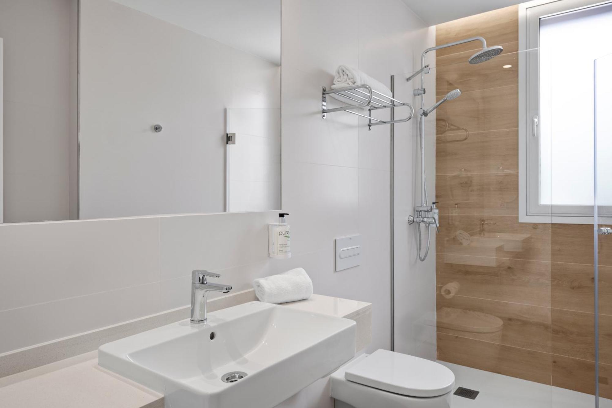 B&B Hotel קסטרו אורדיאלס מראה חיצוני תמונה